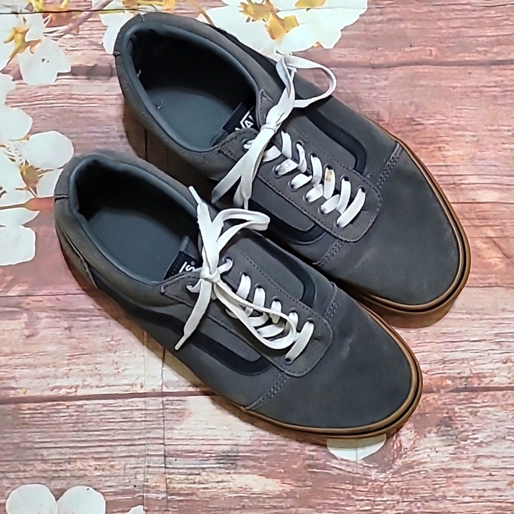 ⭐️ Vans Old Skool suede sneakers sz 11